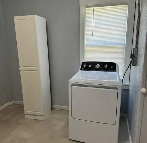 Cozy With 3 Beds And An Office! Decatur
