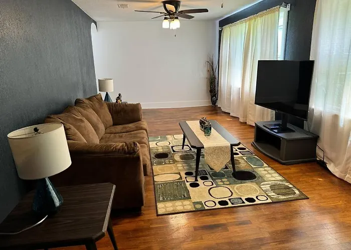 Cozy With 3 Beds And An Office! * Decatur